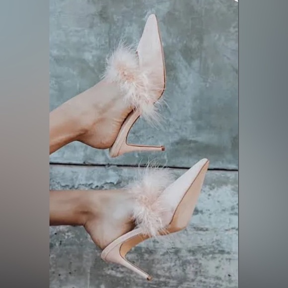 Lulu’s Pink Fur Heels - Picture 2 of 4